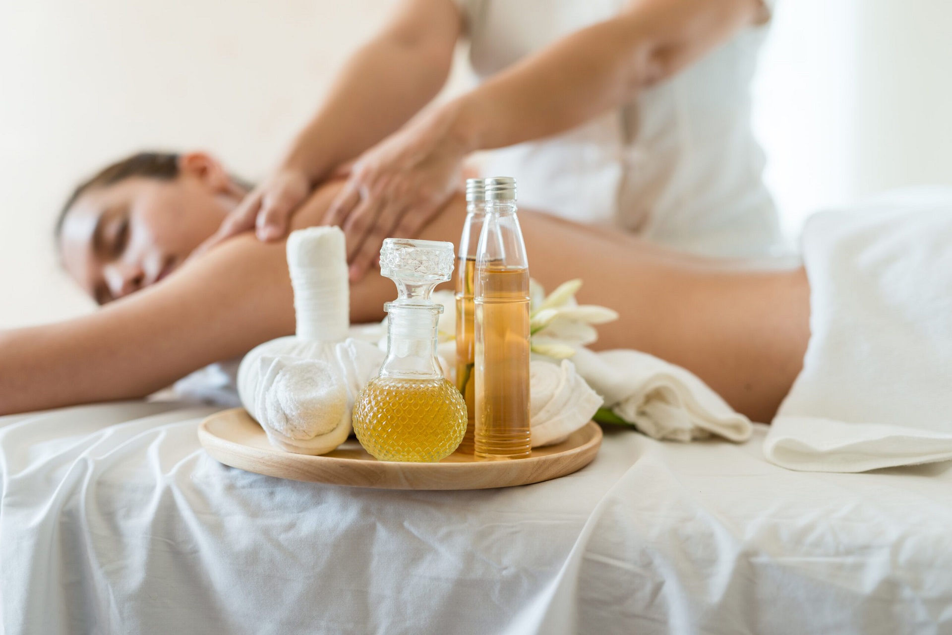 Aromatherapy massage service in Abu Dhabi 